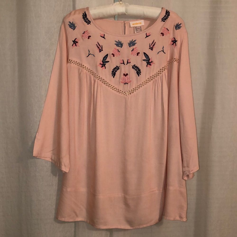 Ambria 18 Blush Pink Embroidered Chest Crochet Inset  Quarter Sleeve Blouse